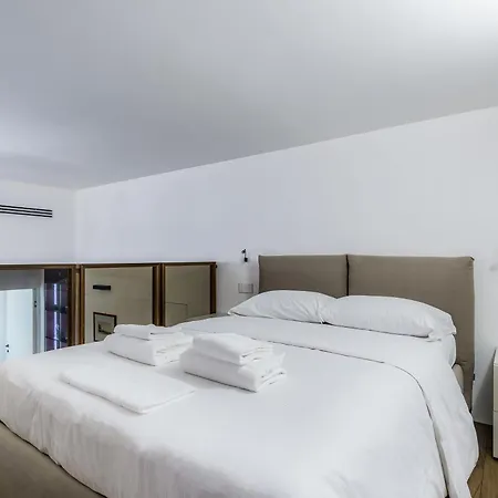 Luxury Duplex Corso Magenta 4pax-wifi-tasso Appartamento